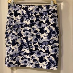 Amanda + Chelsea Floral skirt, Size large